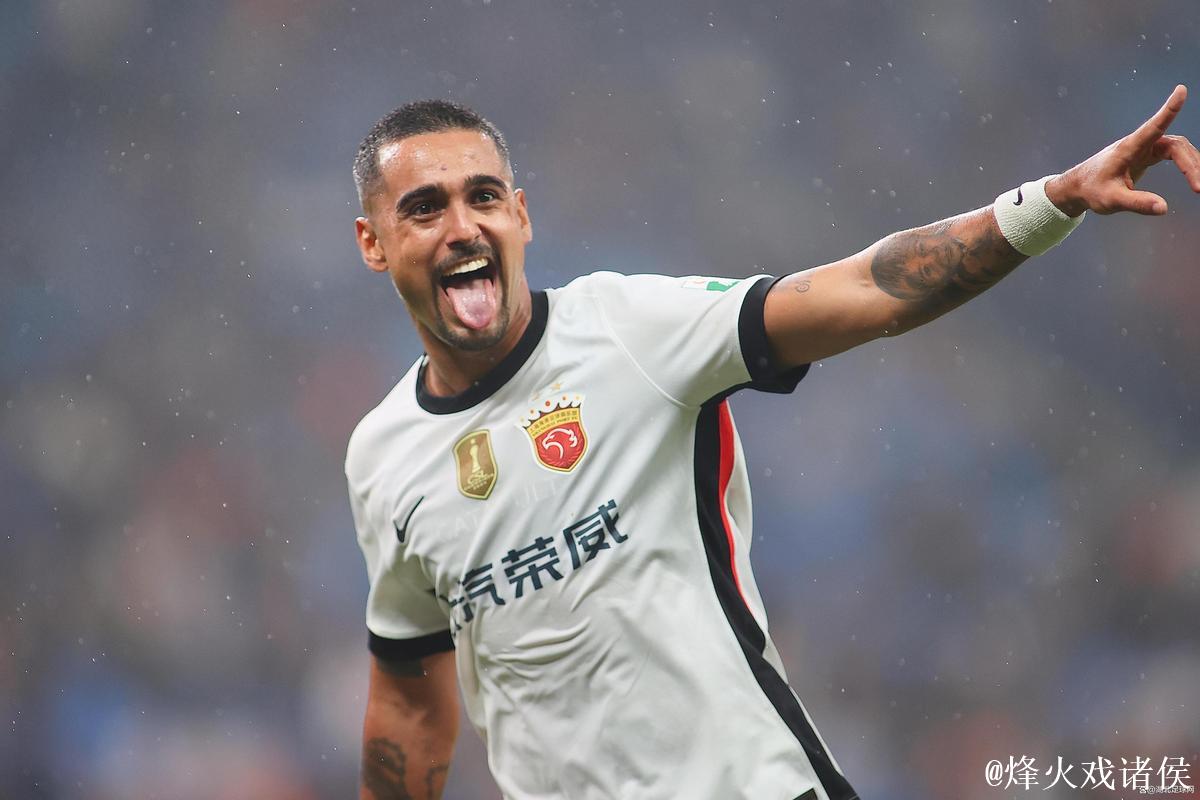 加布里埃尔:莱昂纳多场下充满激情,我们经常一起玩游戏 加布里埃尔:莱昂纳多场下充满激情,我们经常一起玩游戏